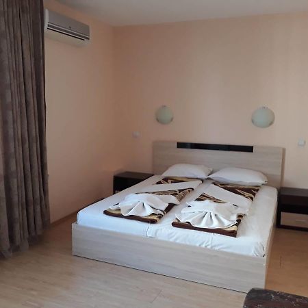 Guest House Lazur Obzor Extérieur photo