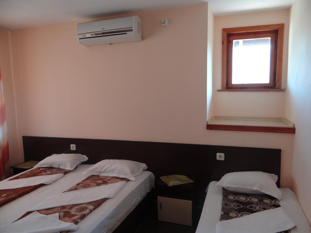 Guest House Lazur Obzor Chambre photo